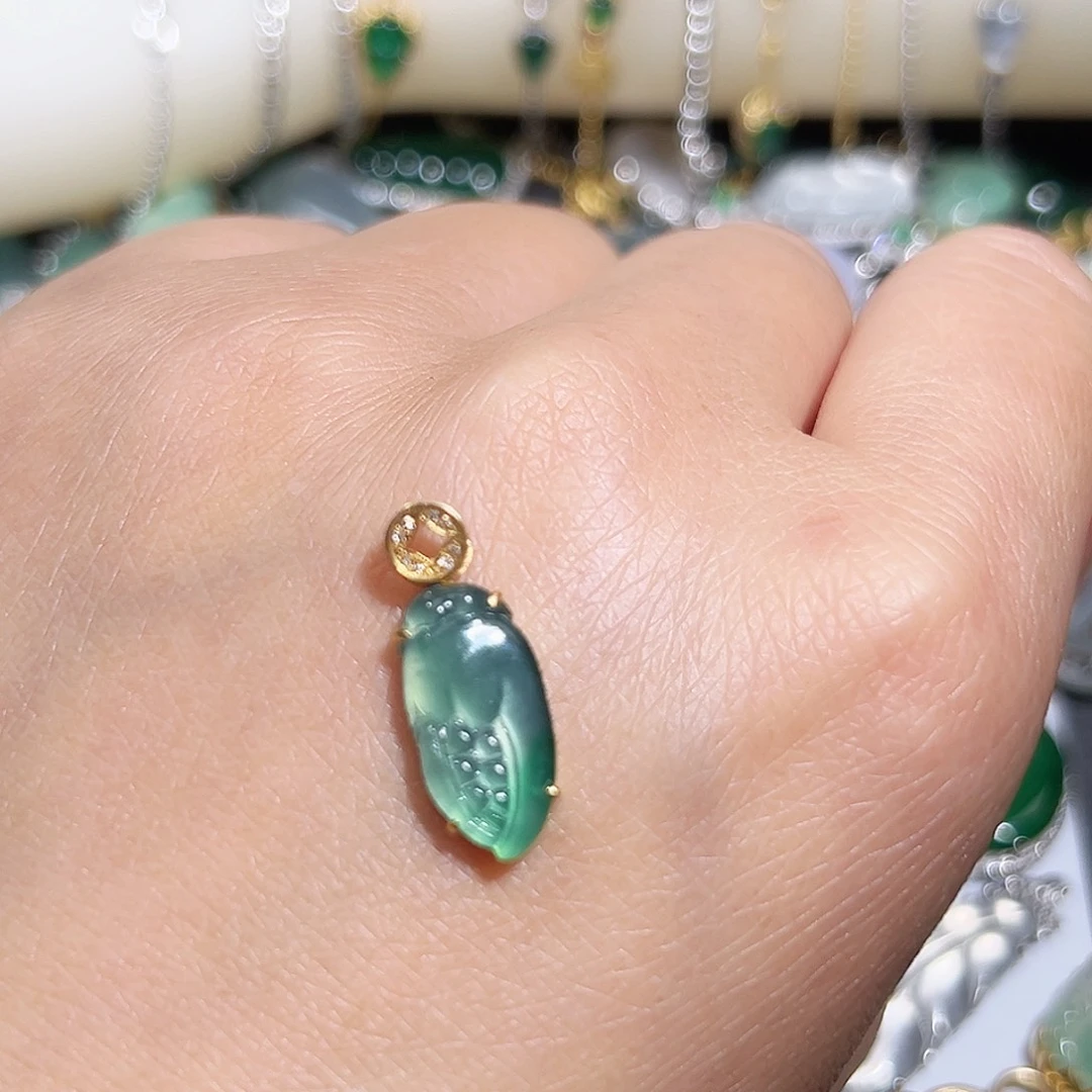翡翠吊坠(不含链)18K金镶嵌