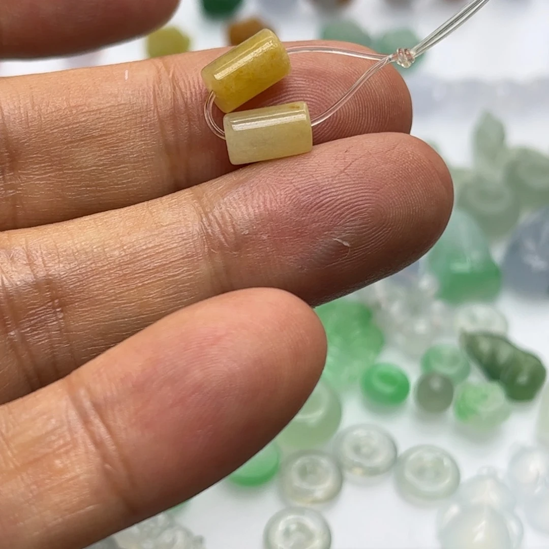 翡翠未镶嵌颈饰桶珠