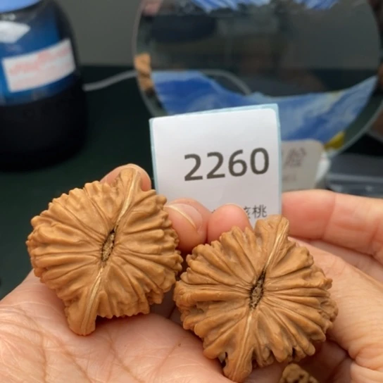 文玩核桃把件44.5四座楼2260