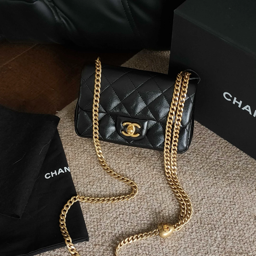 99新 Chanel/香奈儿 Azul-25C黑金羊皮大mini爱心金球斜挎包42553