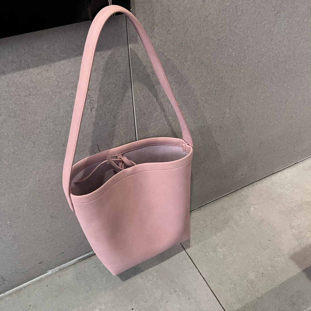 小众简约水桶包雾面磨砂牛皮大容量单肩手提托特包