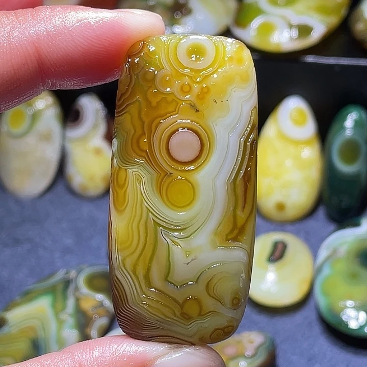 玛瑙/玉髓未镶嵌珠宝奇石