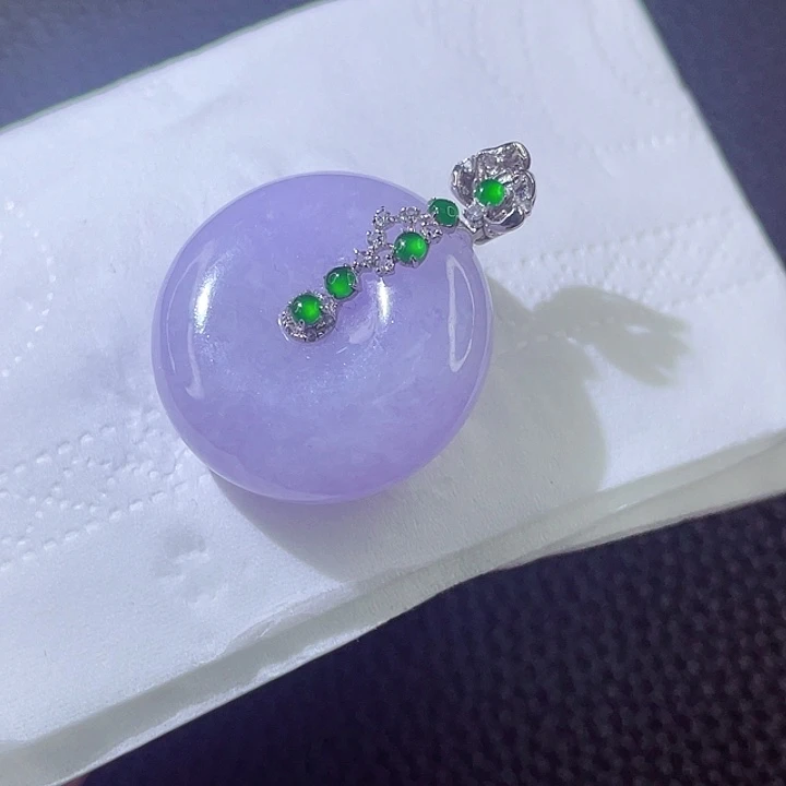 翡翠颈饰18K金镶嵌翡翠