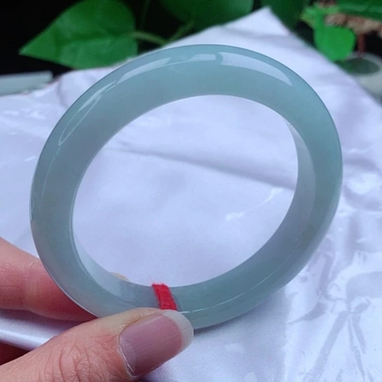 翡翠手镯未镶嵌       正圈57 天空蓝
