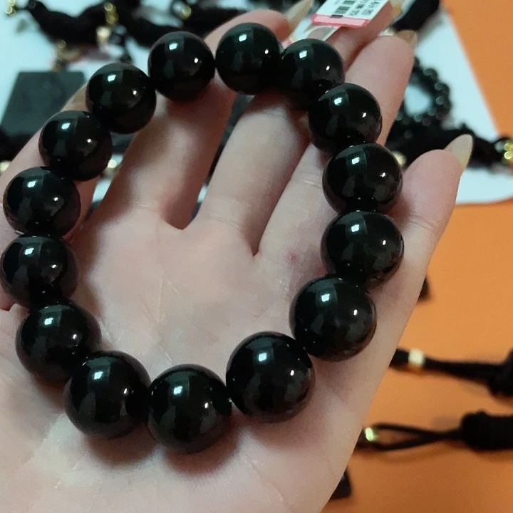 翡翠颈饰未镶嵌与**进