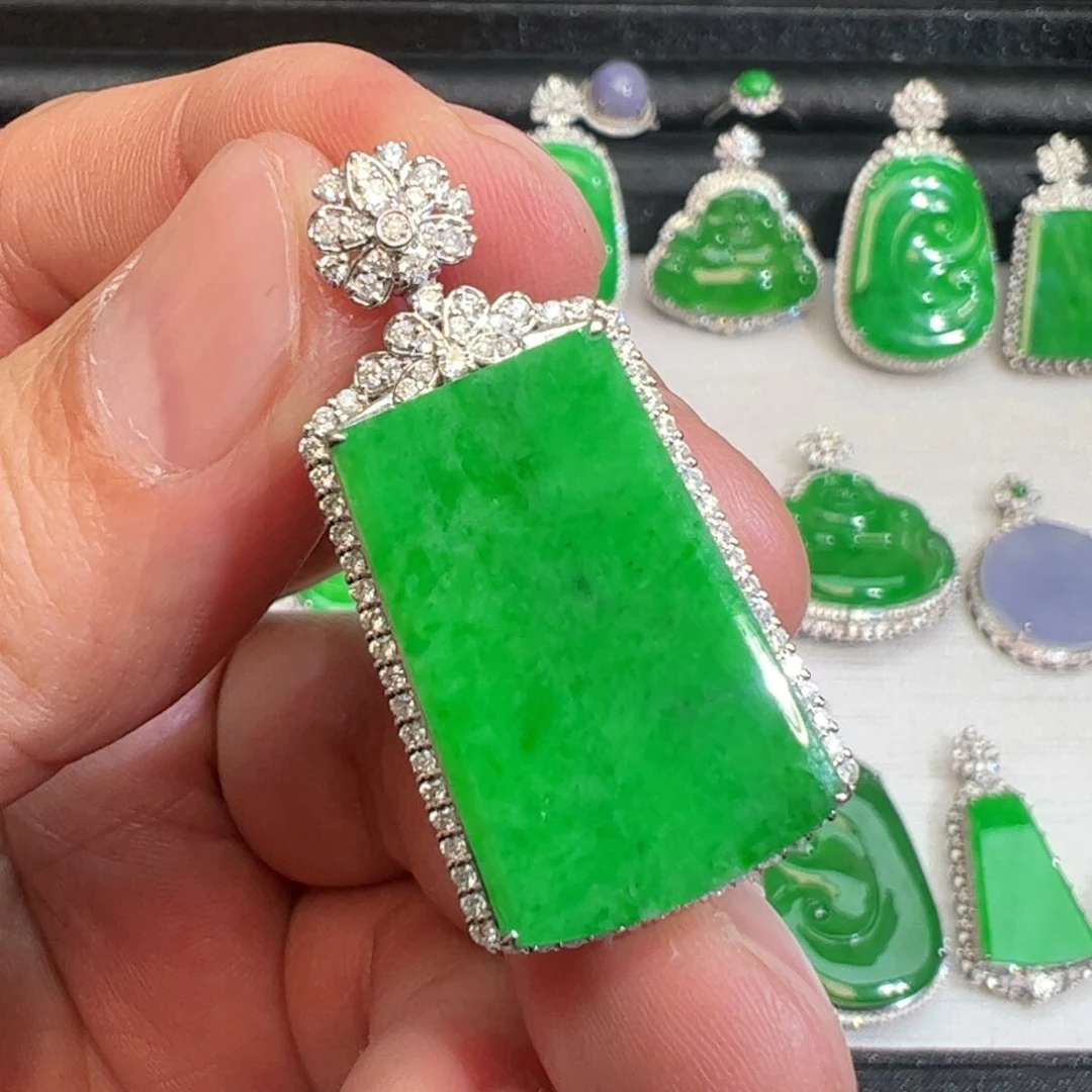 翡翠吊坠(不含链)18K金镶嵌