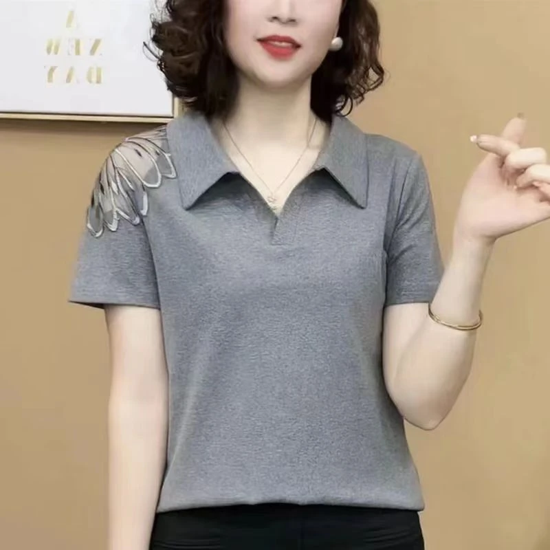 2024夏季新款短袖t恤镂空绣花显瘦上衣中年妈妈装洋气遮肉打底衫