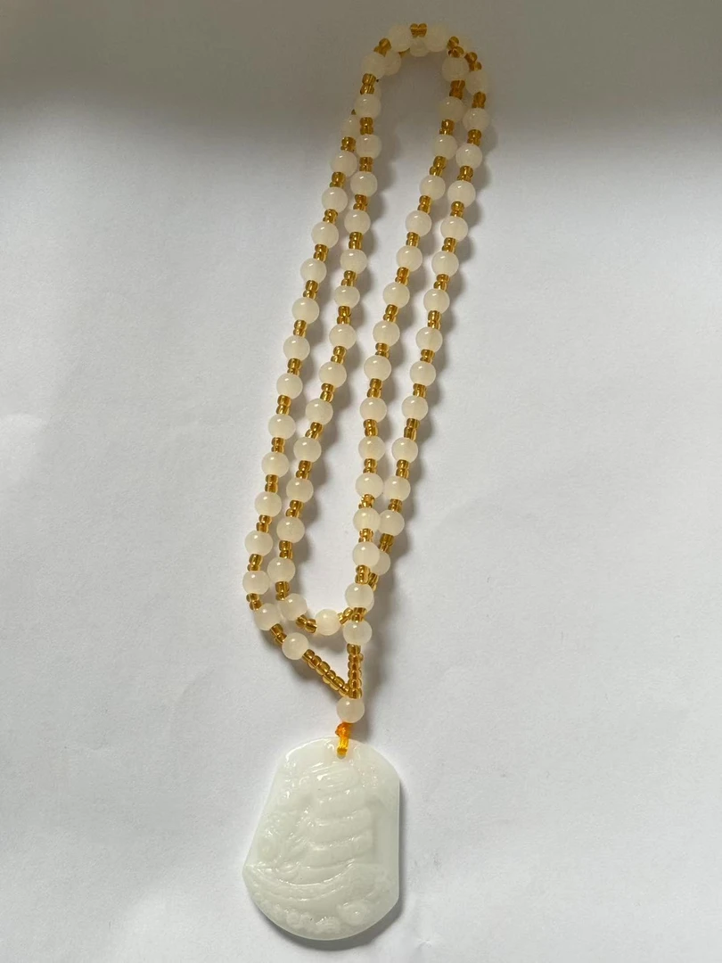 2068    精美项链