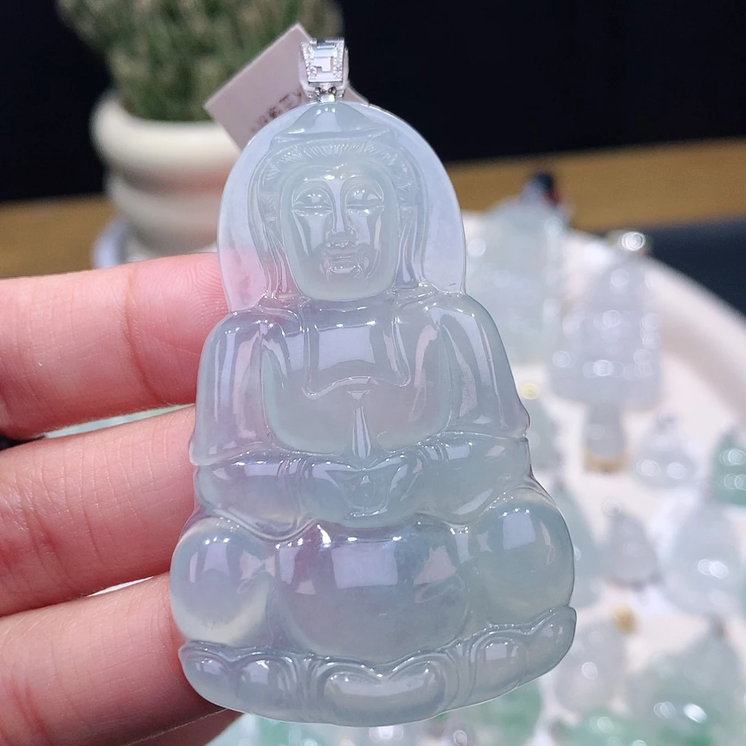 颈饰18K金镶嵌翡翠观音