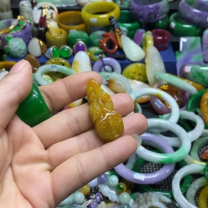 颈饰未镶嵌翡翠官方正规回血放漏