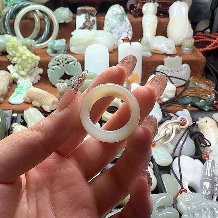 和田玉戒圈未镶嵌忠**耳