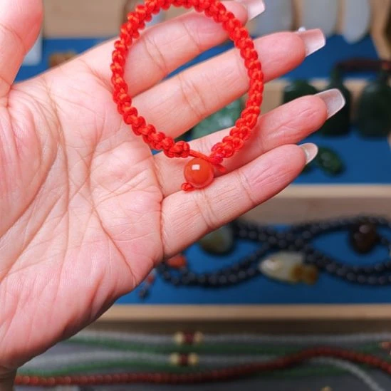 other其他（非贵金属类材质）红绳手工编织