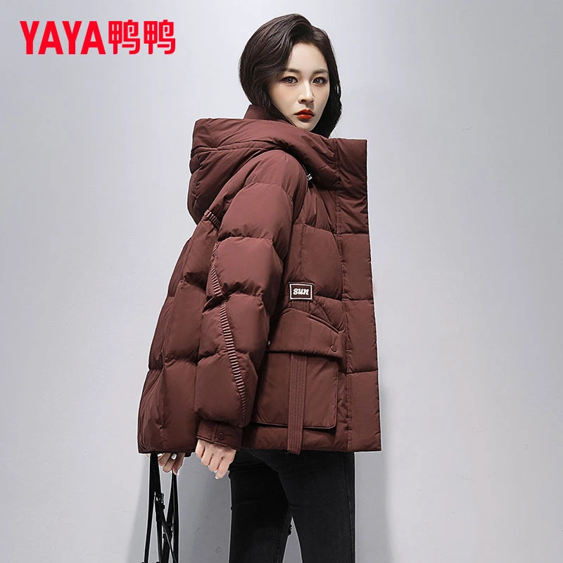 YAYA/鸭鸭羽绒服女2025年新款短款时尚连帽宽松加厚保暖冬季外套