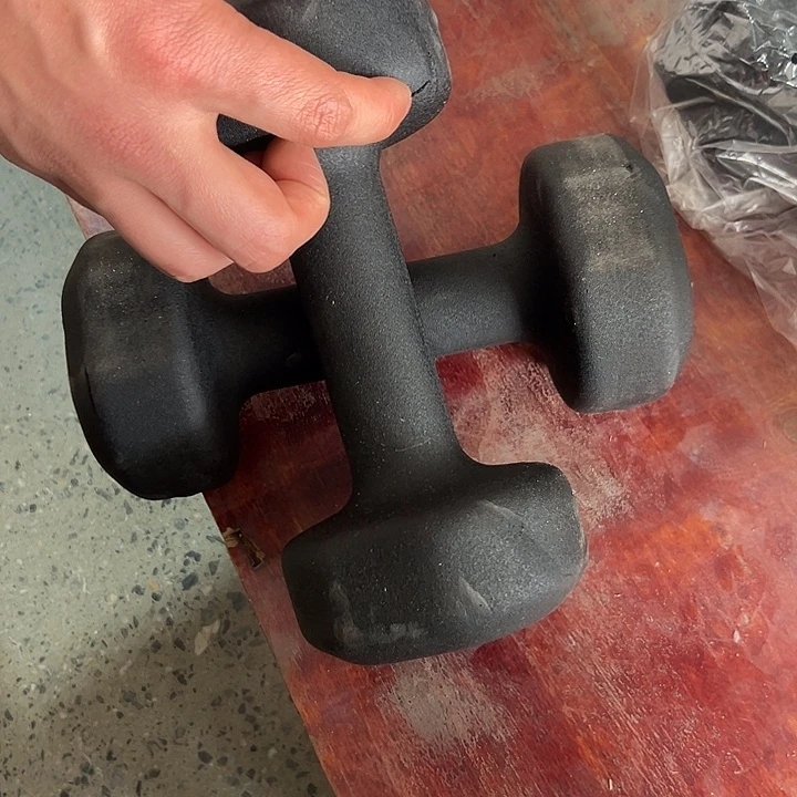赵***猜微瑕马卡龙浸塑5公斤哑铃不退不换