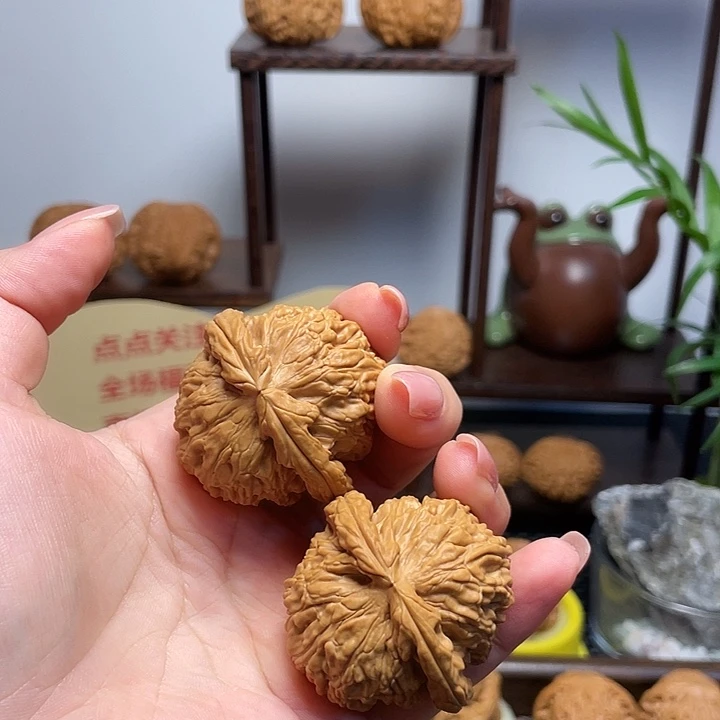 如***峰文玩核桃把件白狮41闪22
