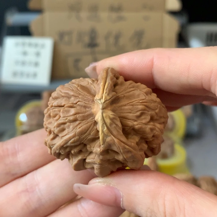 越***好吊坠文玩核桃异形单只，有瑕疵