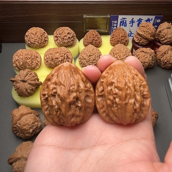 文玩核桃吊坠大红袍37