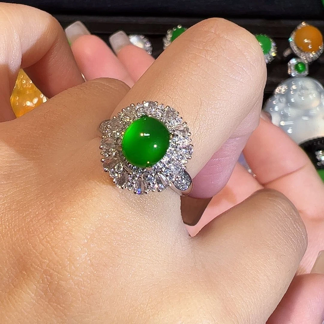 翡翠戒指18K金镶嵌蛋面