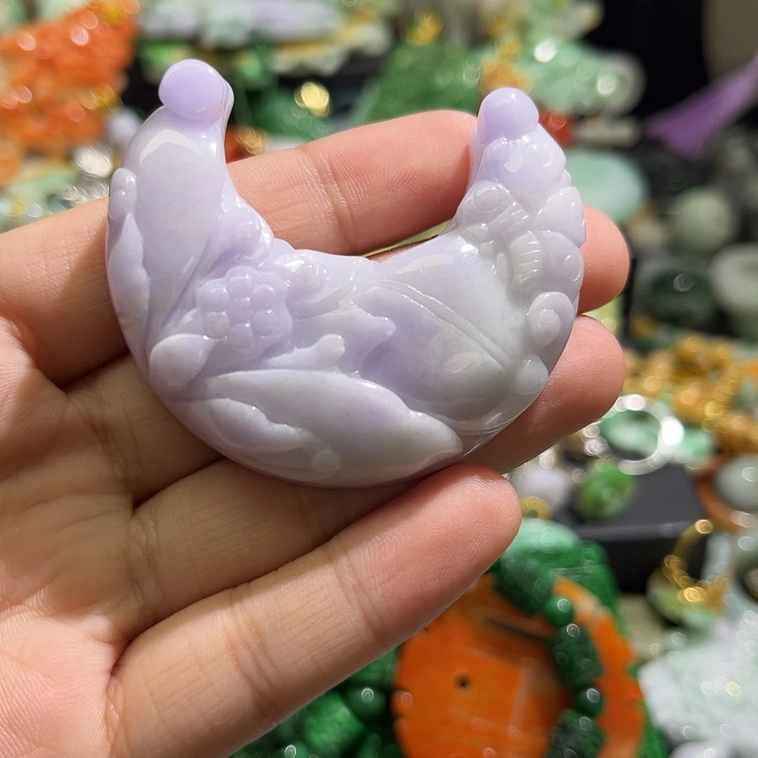 翡翠未镶嵌颈饰待编织