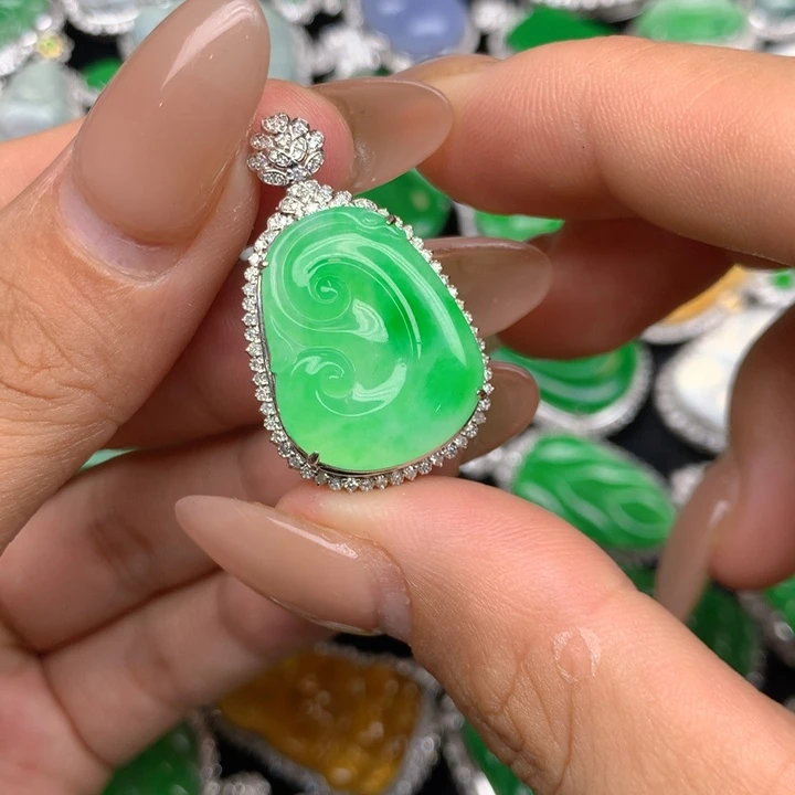 翡翠18K金镶嵌吊坠(不含链)