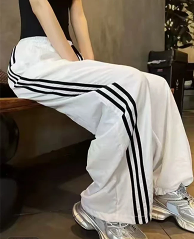 【门店同款】轻薄速干阔腿裤情侣款经典三条杠扭扭裤