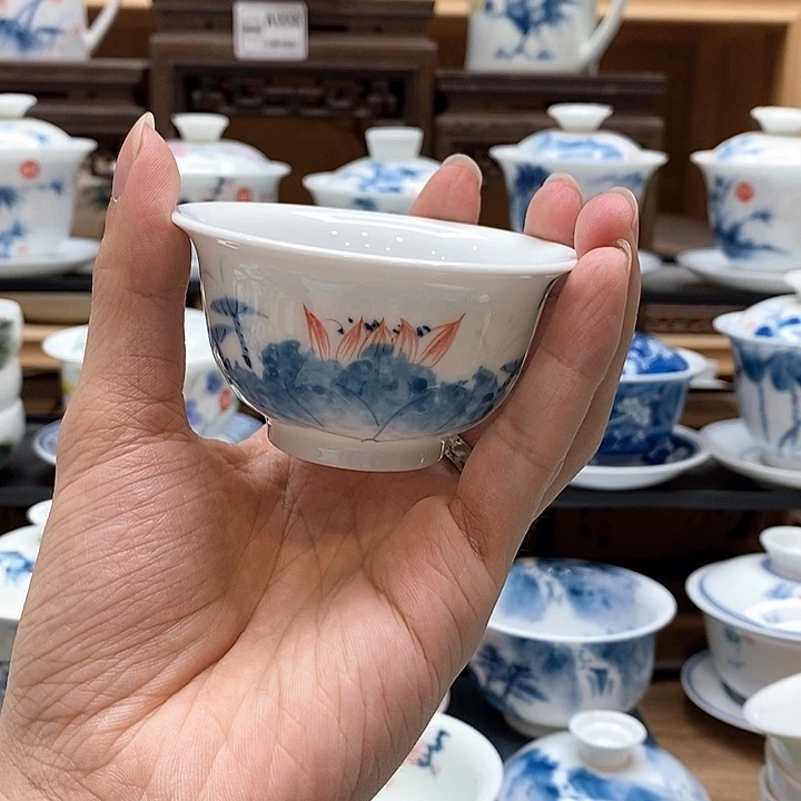 手绘荷花压手杯85cc釉下彩微瑕福利款