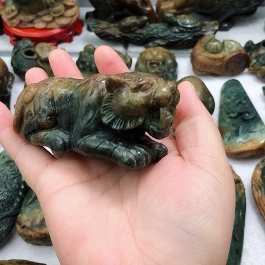 岫岩河磨玉（透闪石质玉）把件未镶嵌