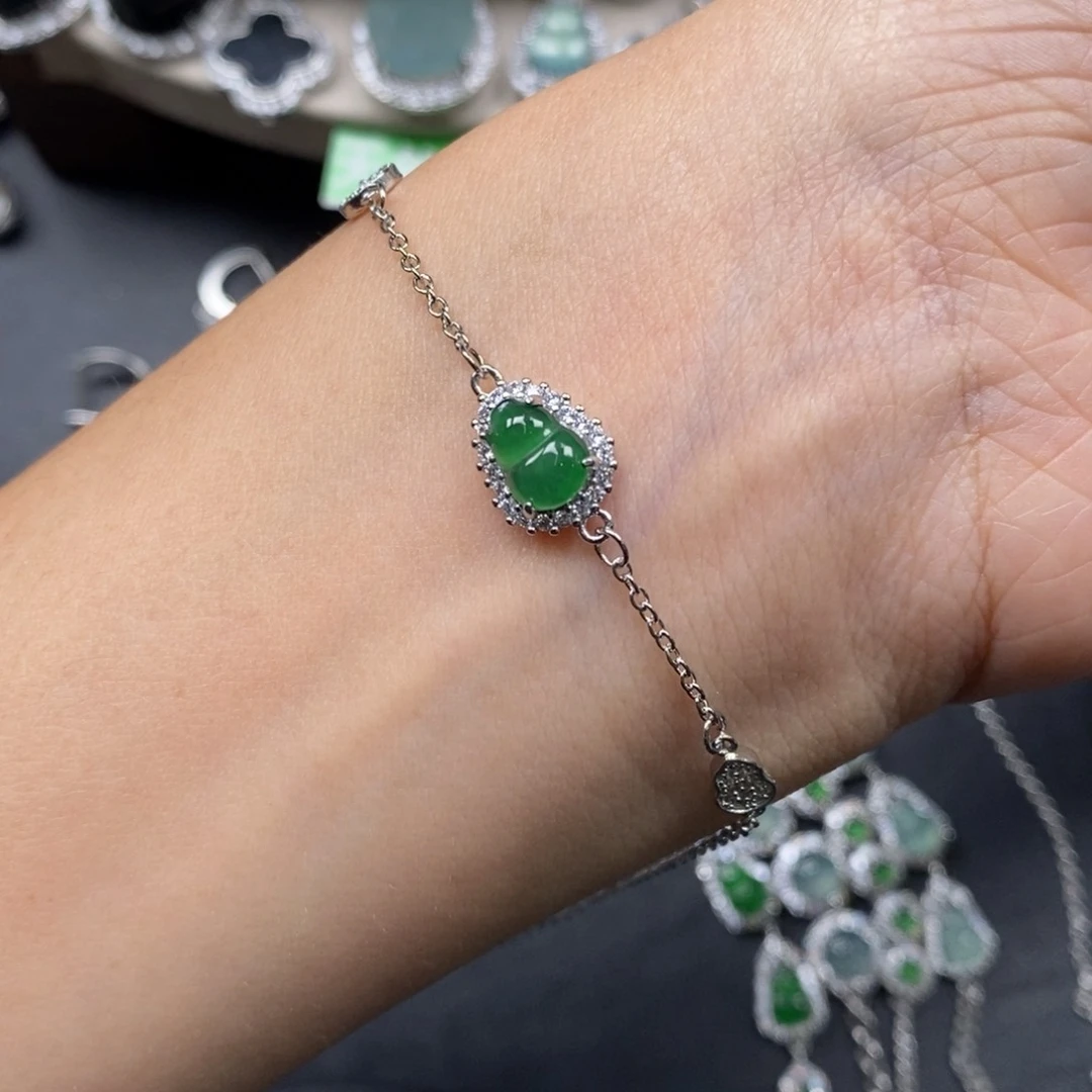 翡翠颈饰未镶嵌翡翠