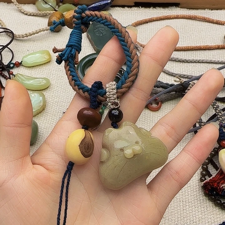 和田玉未镶嵌颈饰H