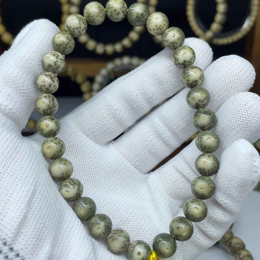 手串星月菩提9圆珠，绿包白大眼睛