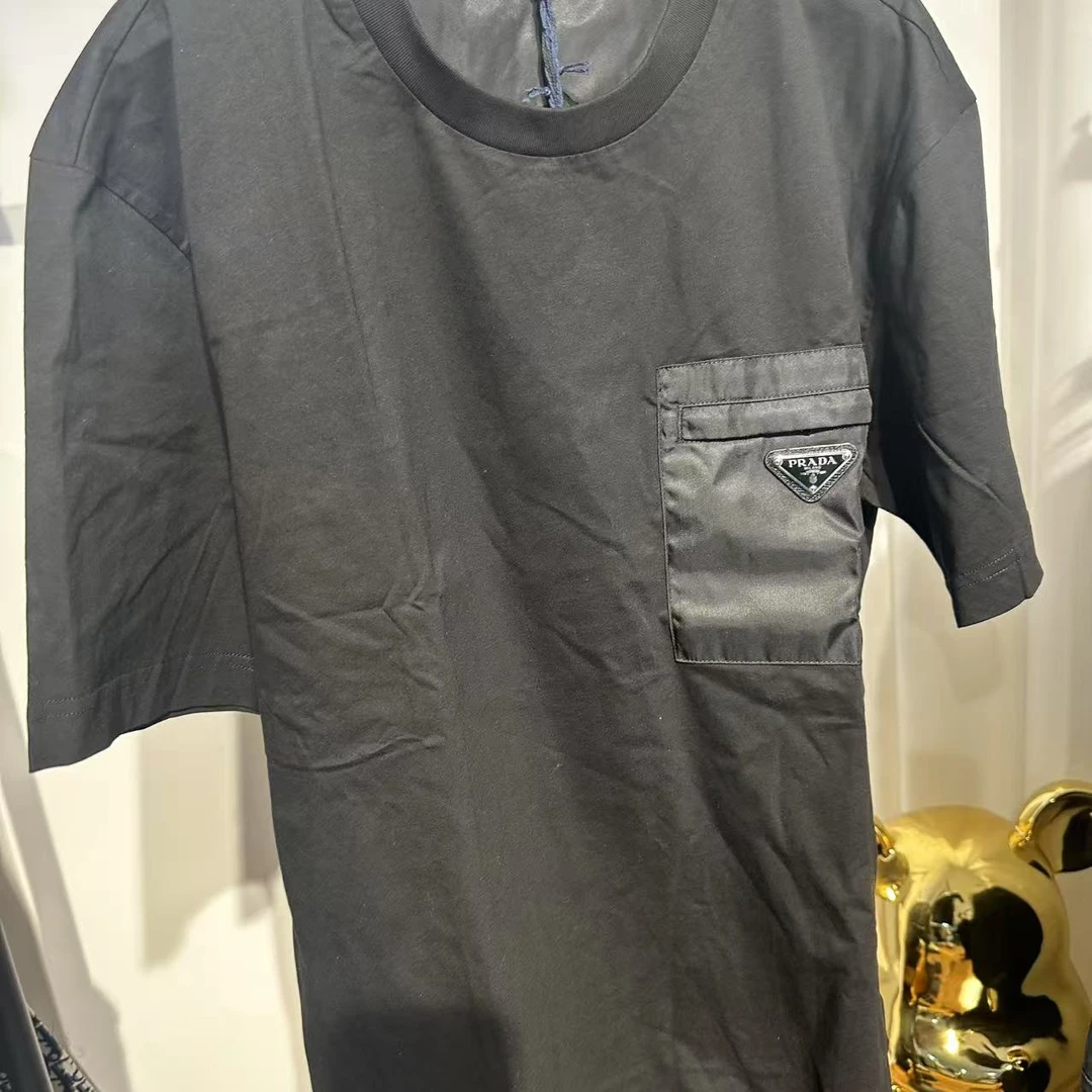 99新 Prada/普拉达 拼接口袋黑T恤 122