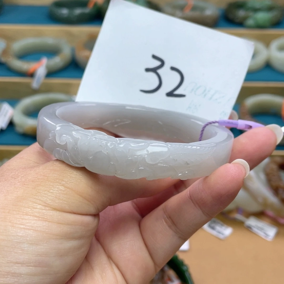 未镶嵌手镯（贵妃镯）和田玉圈口61