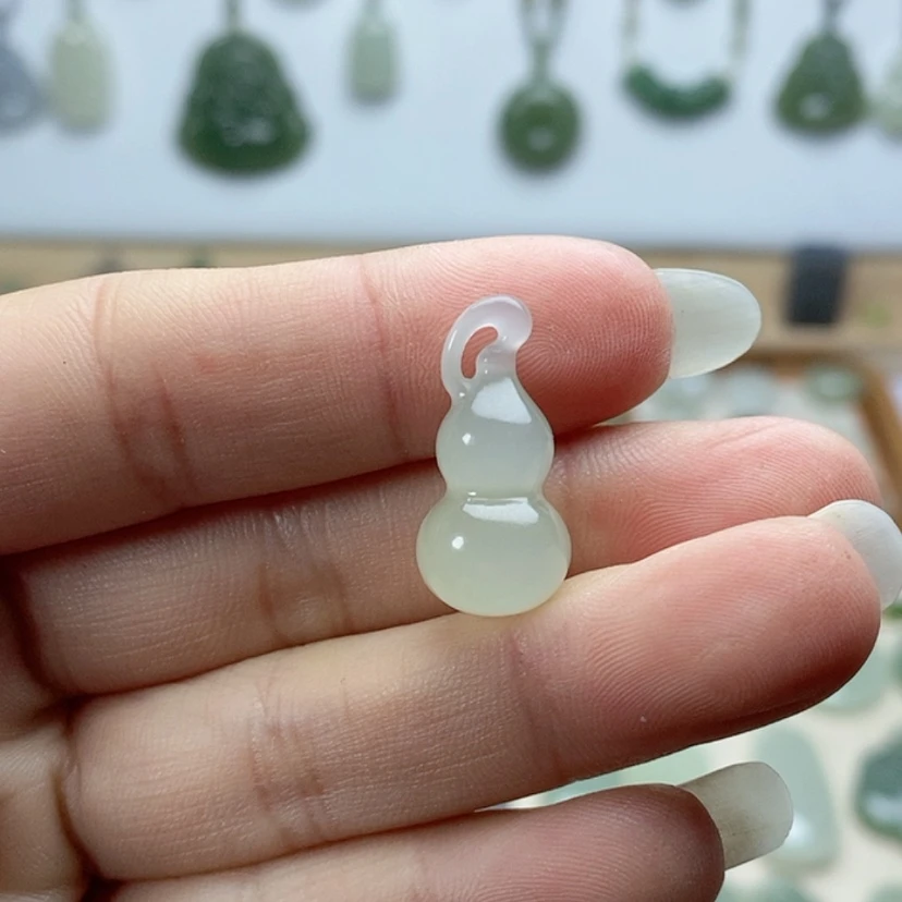 【闪购商品】颈饰未镶嵌和田玉