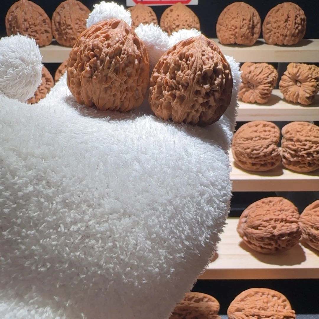 文玩核桃吊坠38奥迪三角炮弹