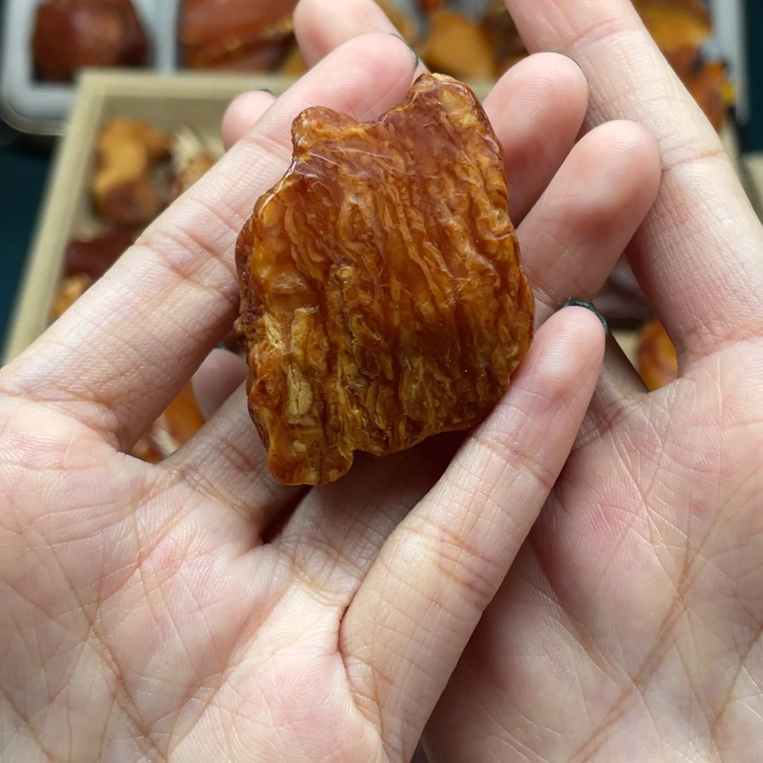 琥珀未镶嵌珠宝奇石
