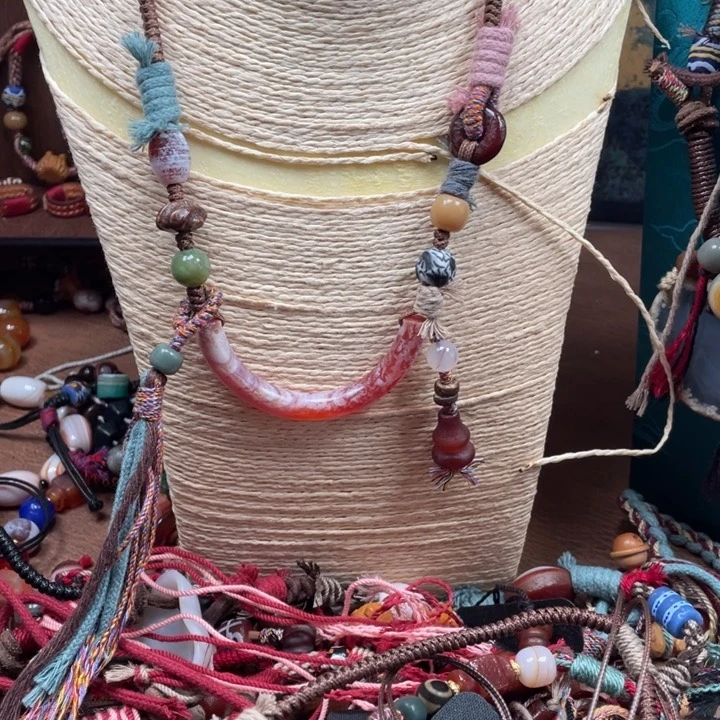 玛瑙/玉髓颈饰未镶嵌