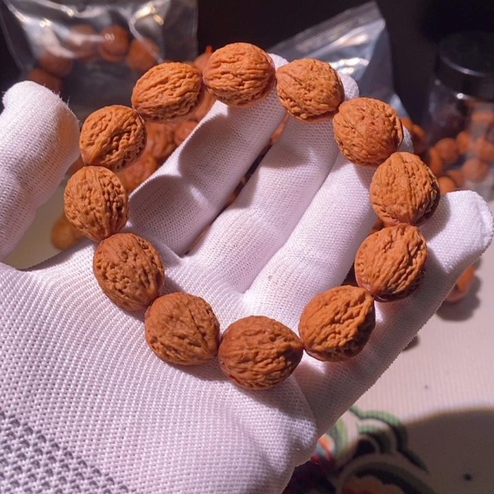 文玩核桃手串……37