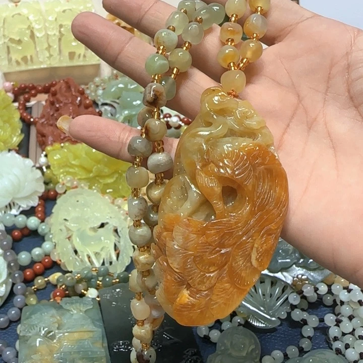 未镶嵌蛇纹石玉吊坠