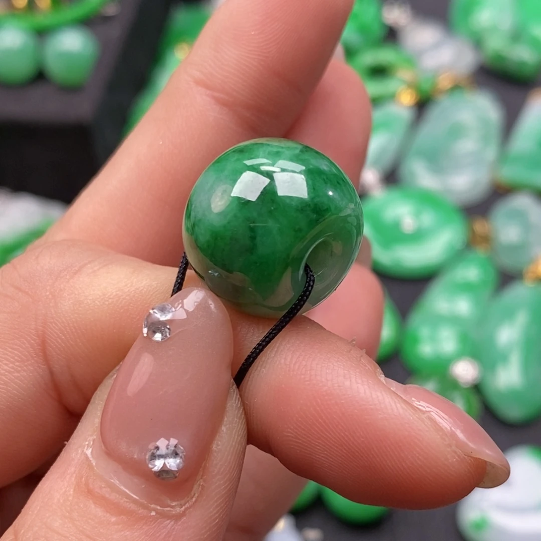 翡翠颈饰未镶嵌9****o翡翠