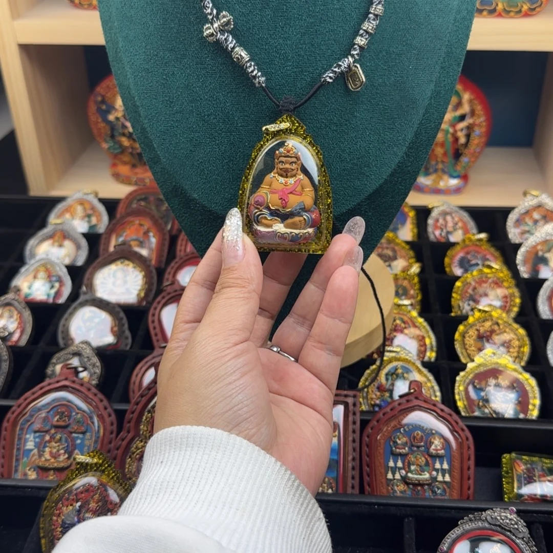 泥塑立体黄财配黑白绳