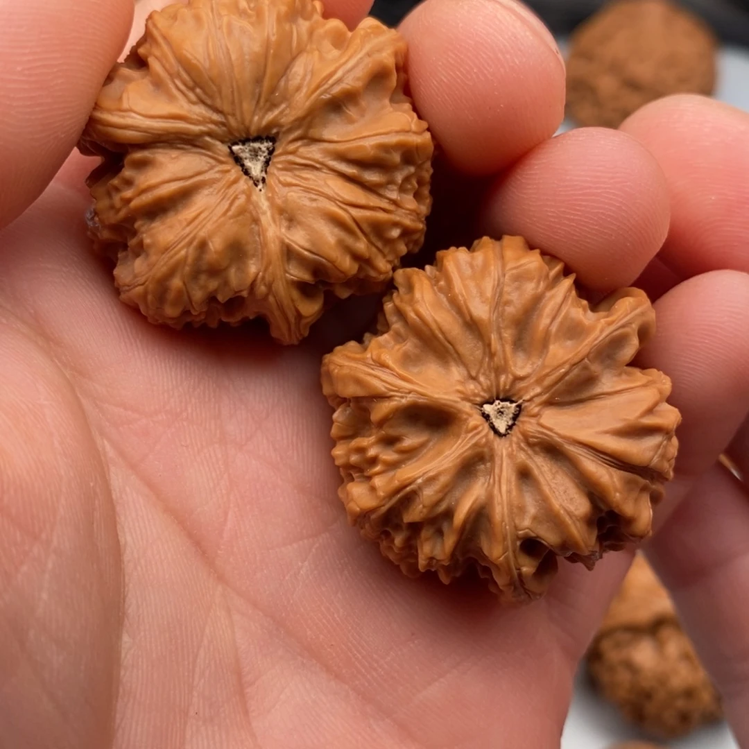 文玩核桃把件祥****品35三棱