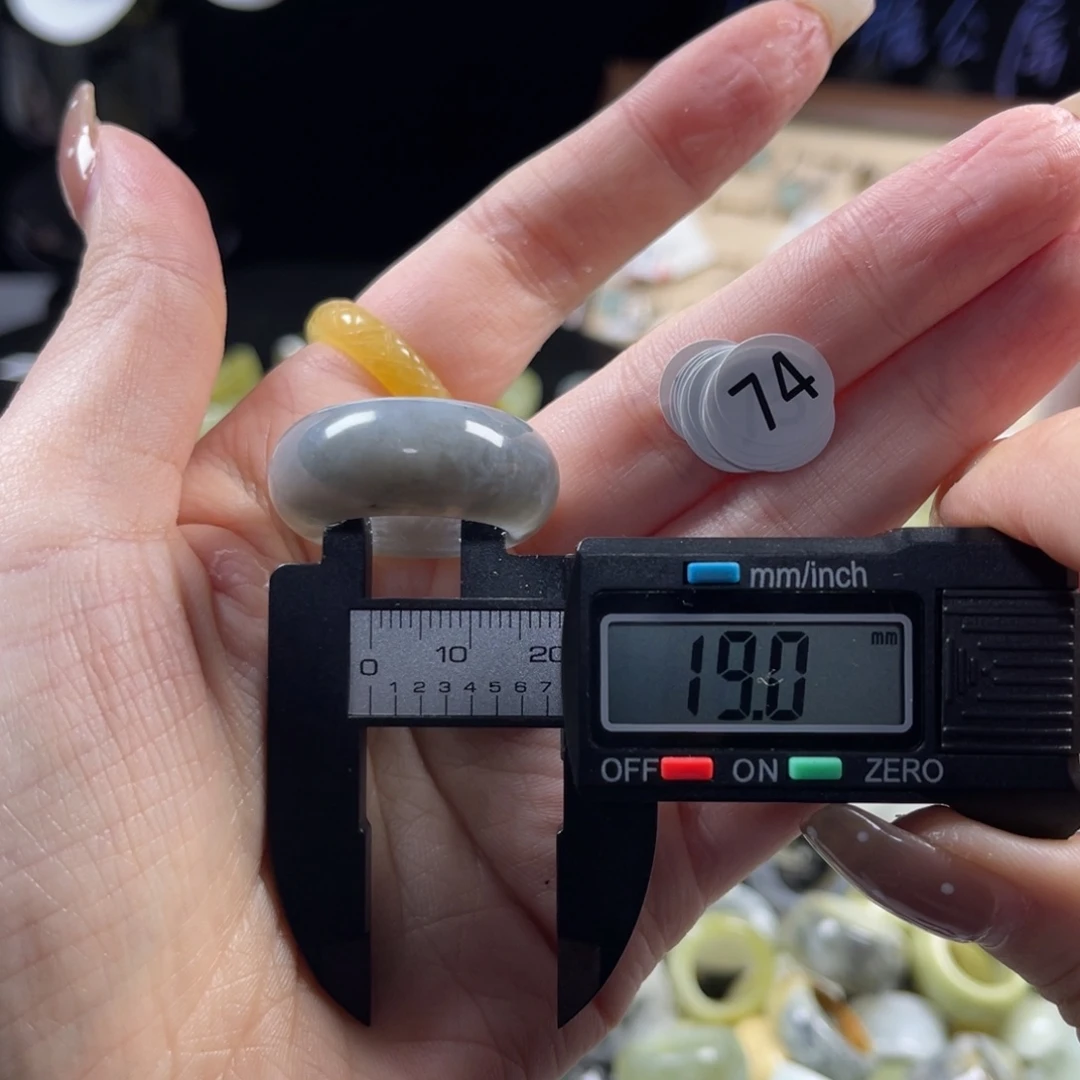 蛇纹石玉未镶嵌戒指