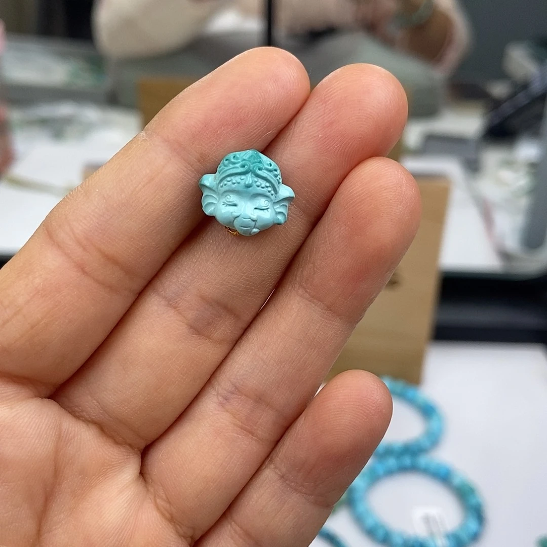 绿松石未镶嵌珠宝奇石