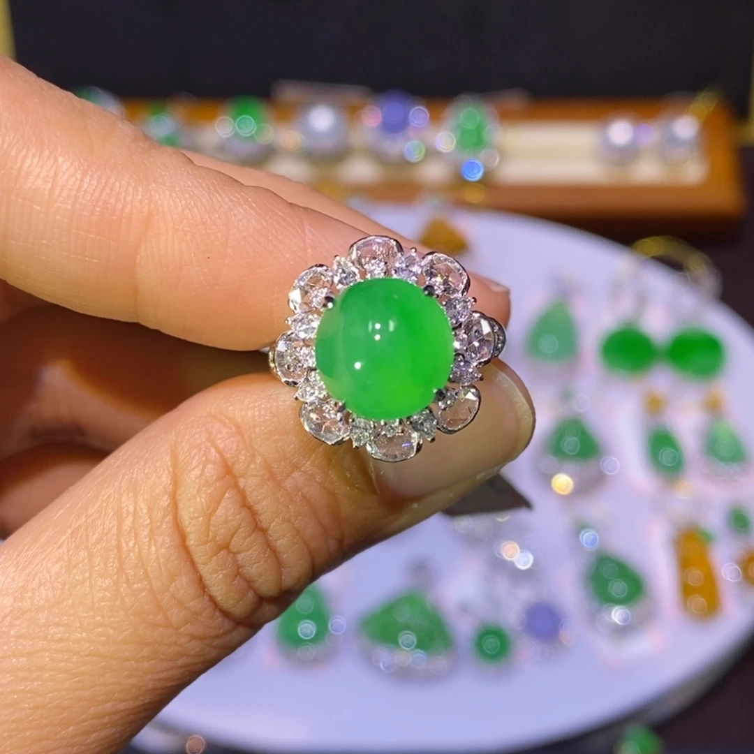 【闪购商品】吊坠(不含链)18K金镶嵌翡翠