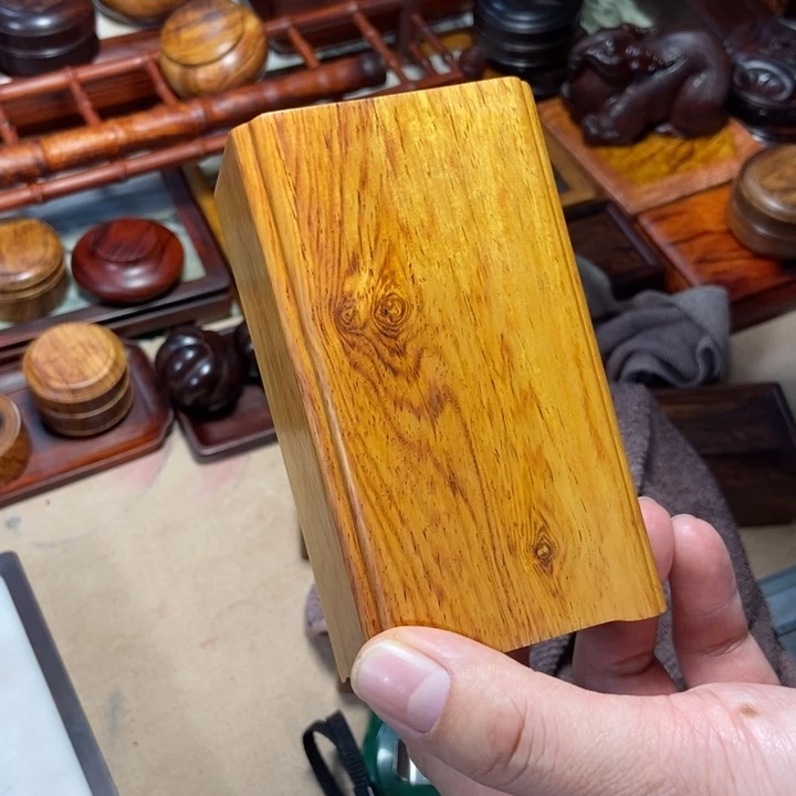 黄花梨/降香黄檀笔筒