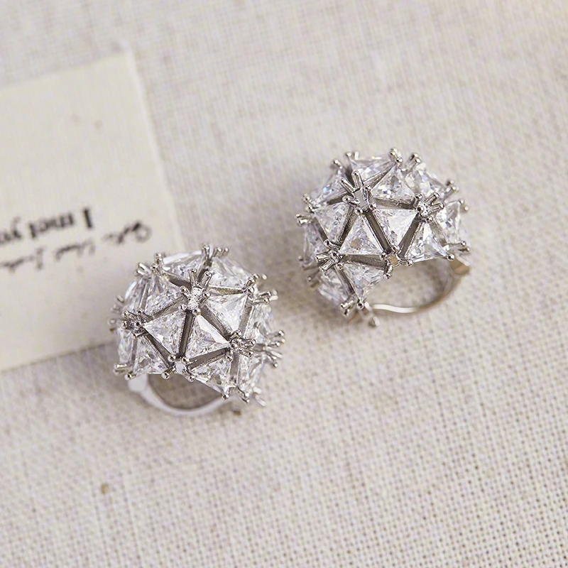 铜合金合成锆石耳饰 新款时尚球形轻奢高级感气质小众个性满钻239