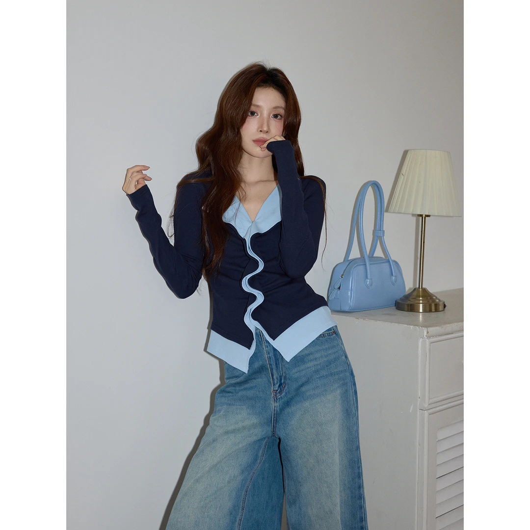 【吵吵家】韩系蓝色假两件V领内搭T恤女2025冬修身显瘦气质长袖上衣