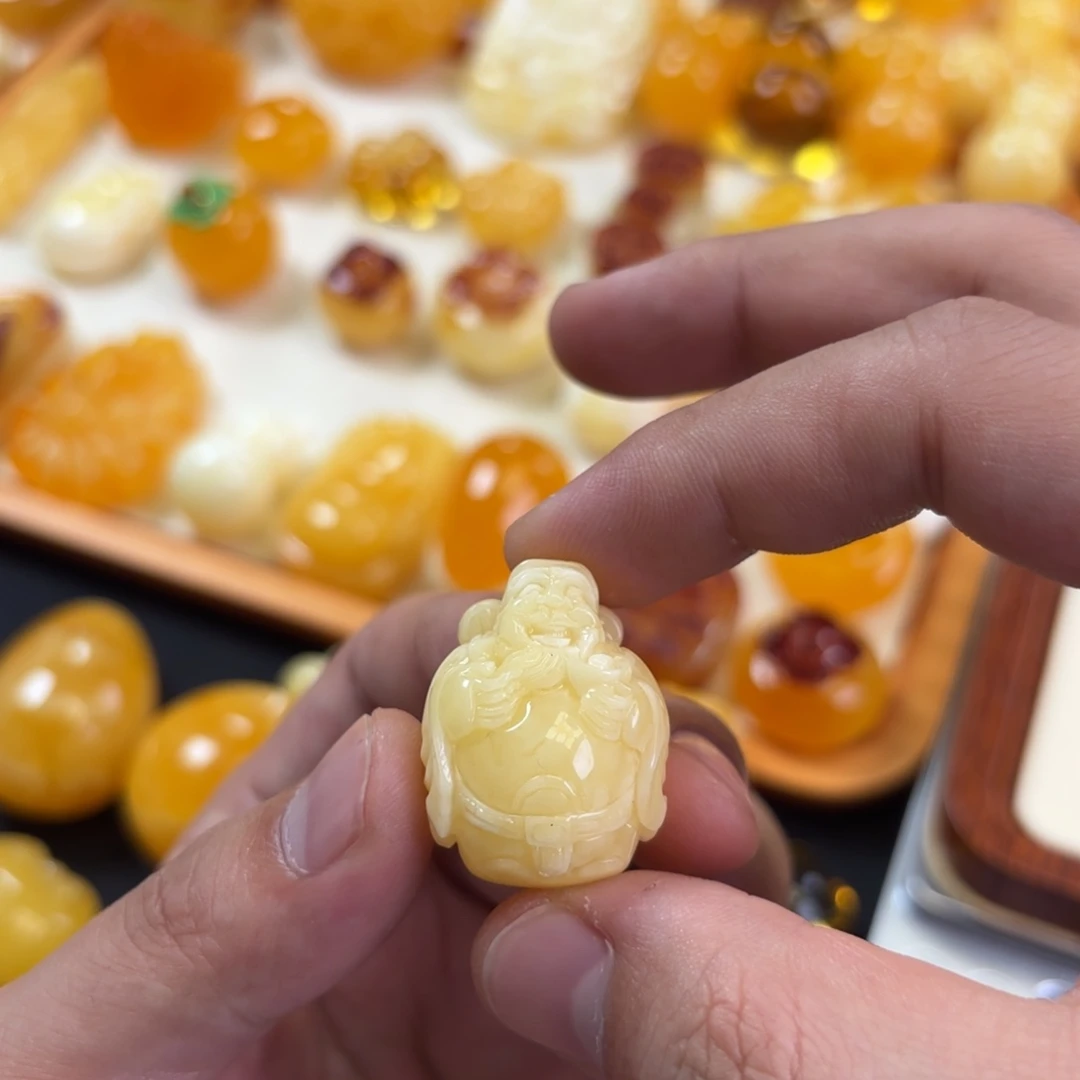 M***a蜜蜡未镶嵌裸石财神