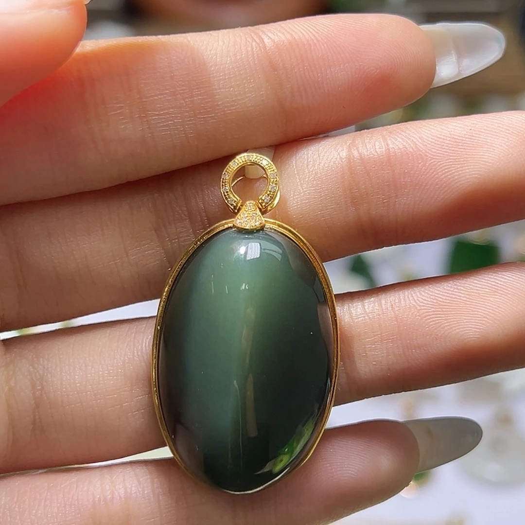 和田玉18K金镶嵌吊坠(赠链)