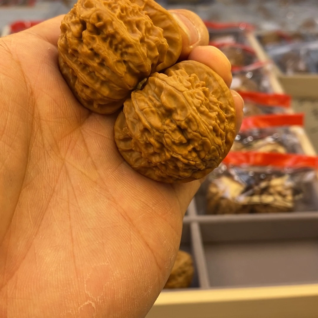 文玩核桃吊坠文玩核桃手把件白狮子